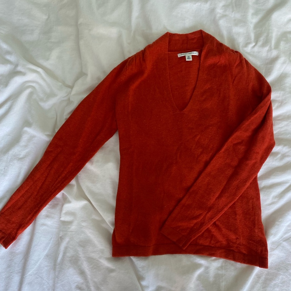 Women’s Banana Republic V-neck Sweater